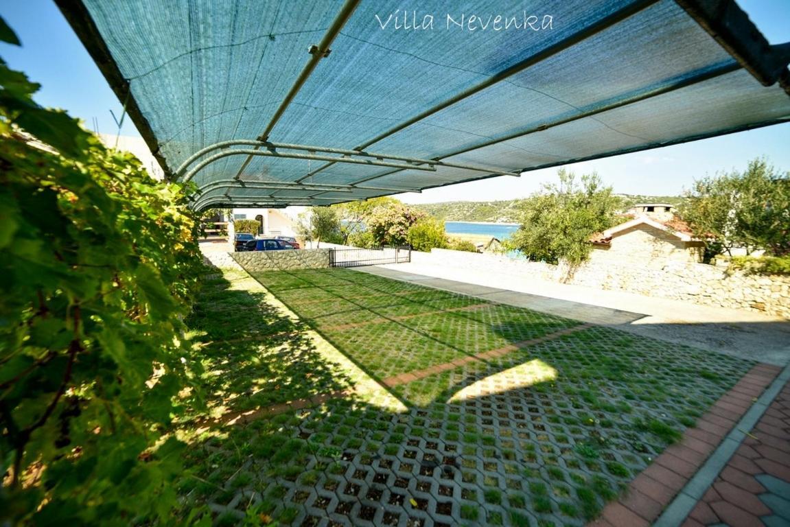 Apartments Villa Nevenka Rogoznica  Buitenkant foto